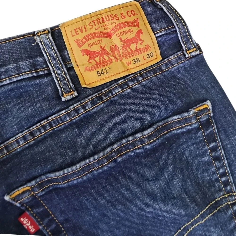 Levi's 541 Athletic Fit Dark Wash Denim Jeans Classic 5-Pocket Design W38 L30‎
